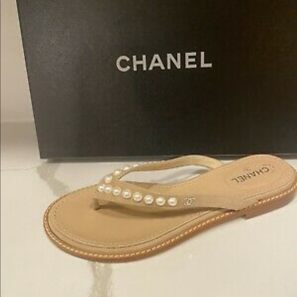 NIB CHANEL 19P Suede Leather Pearl Flip Flop Thong Flat Sandals Shoes Beige 37